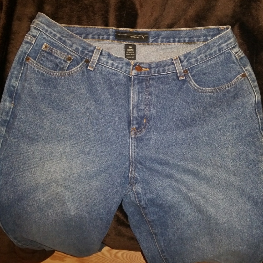 2 for $20 Classic Venezia jeans 100% cotton 💙
